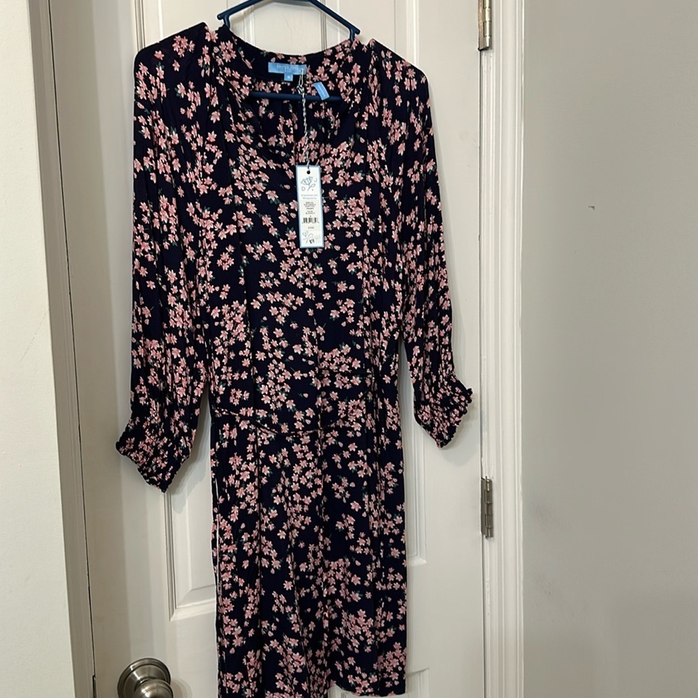 Draper James Small navy floral dress long sleeves.New called the RSVP dress